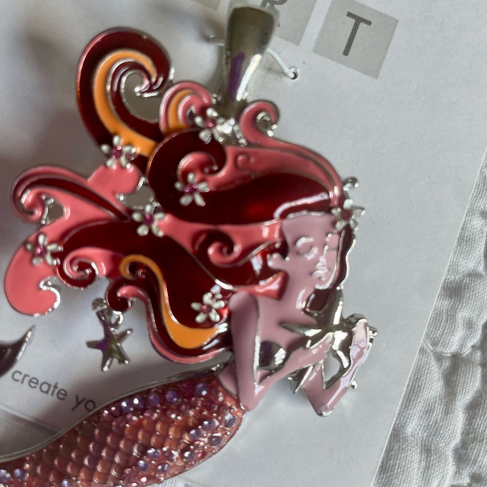 Brand New Wearable Art Mermaid Pendant - Picture 2 of 4